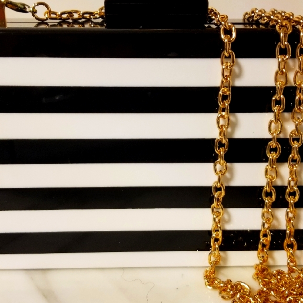 Urban Expression Clutch
